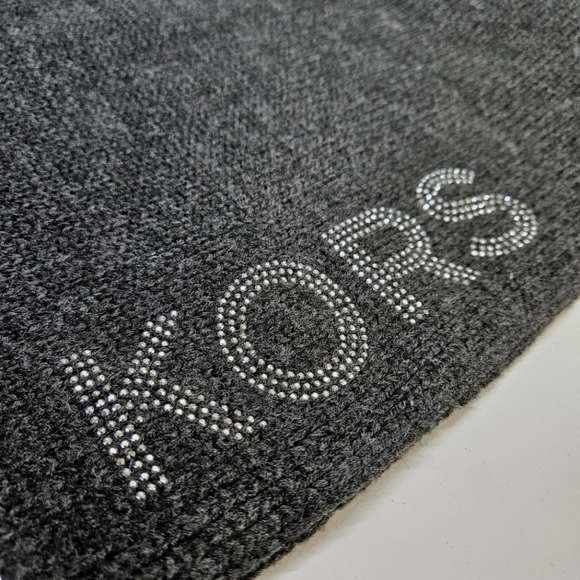 MICHAEL Michael Kors Soft Dark Gray Silver Sparkle Logo Knit Scarf - Picture 5 of 6